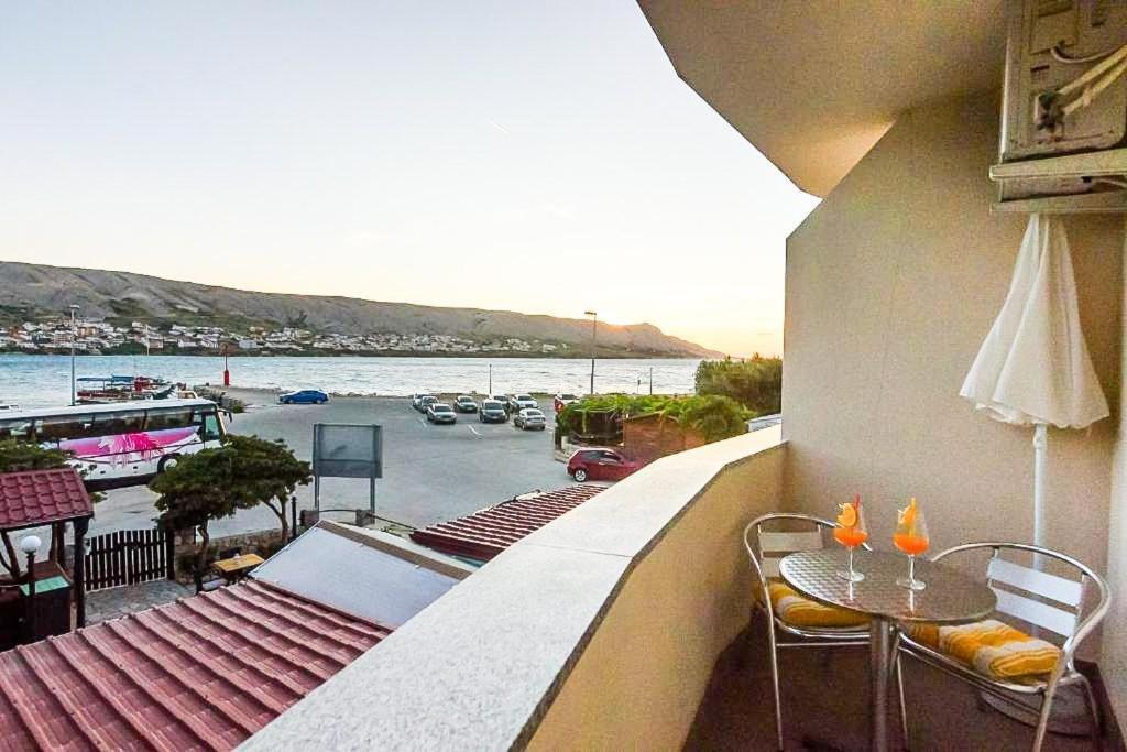 Apartmani Jadran Pag Town Bagian luar foto