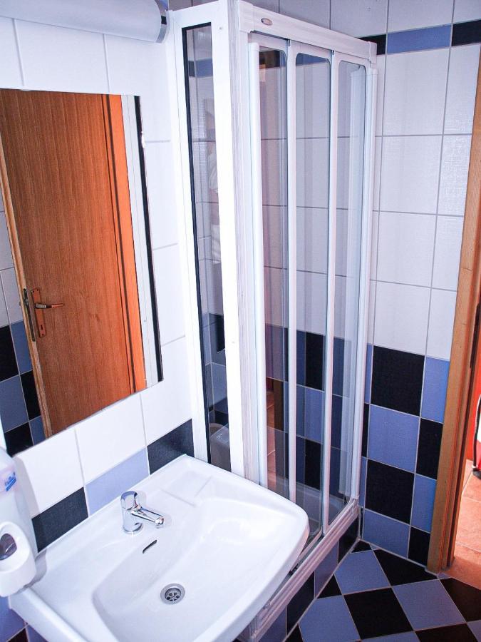 Apartmani Jadran Pag Town Bagian luar foto
