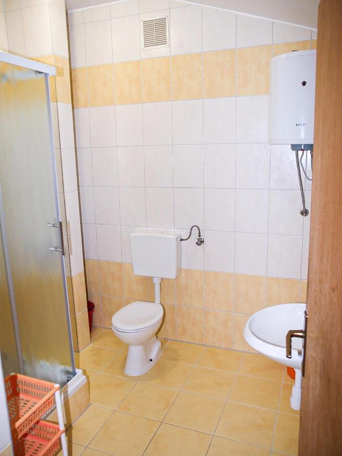 Apartmani Jadran Pag Town Bagian luar foto