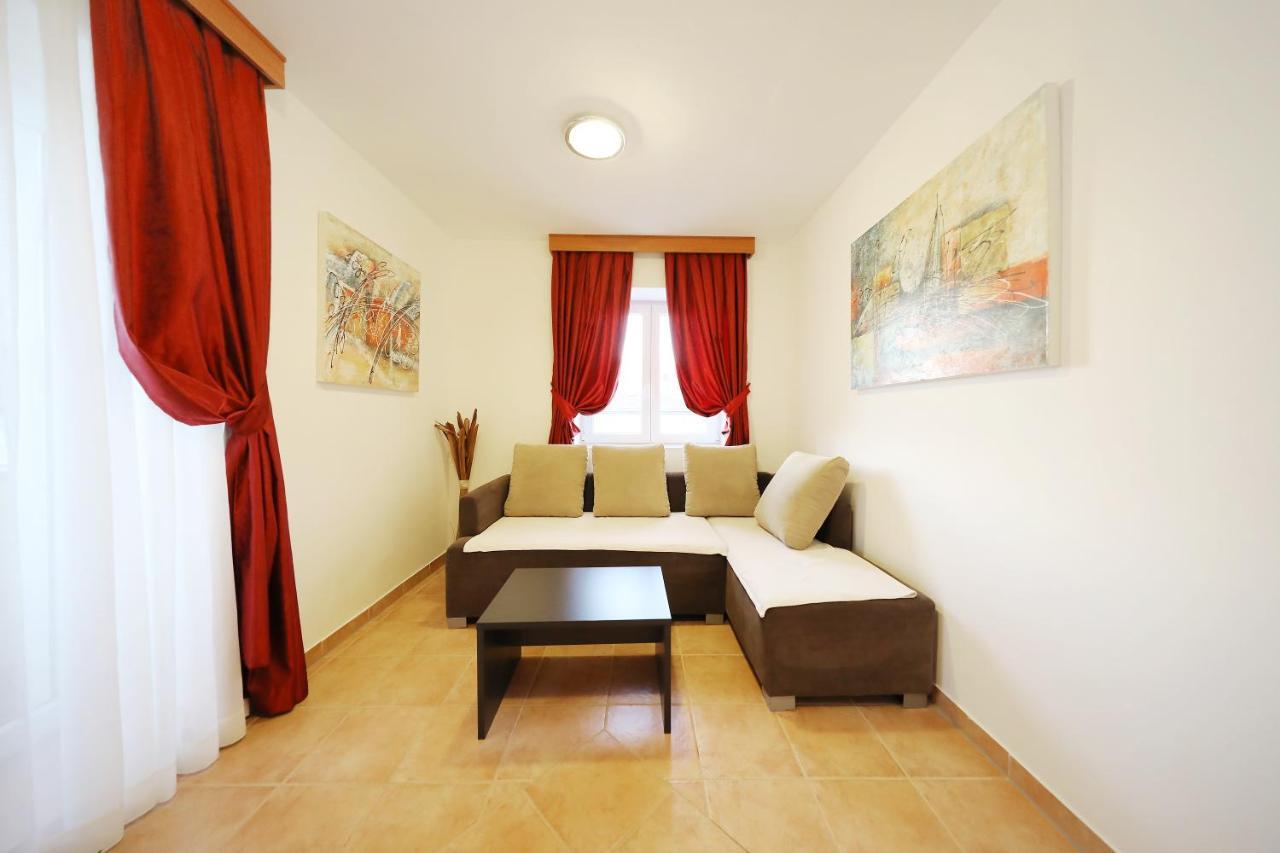 Apartmani Jadran Pag Town Bagian luar foto