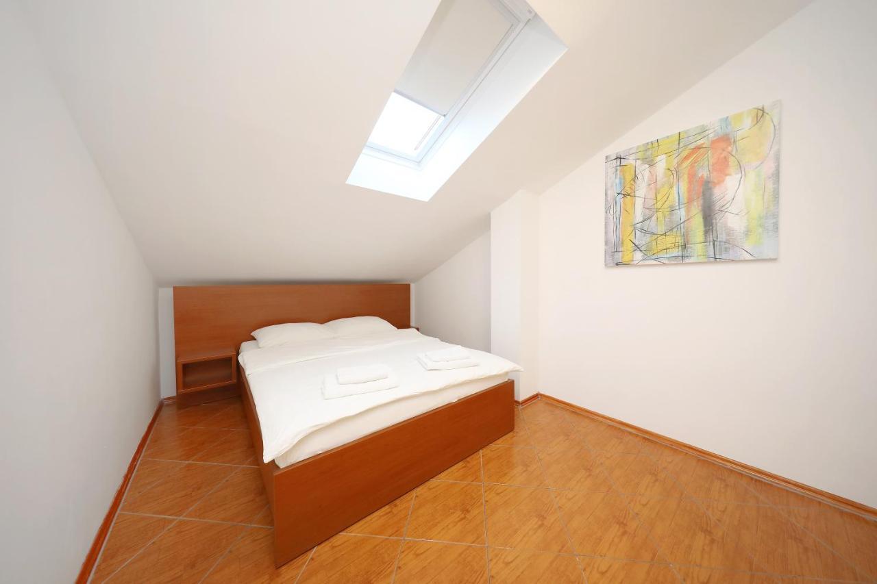 Apartmani Jadran Pag Town Bagian luar foto
