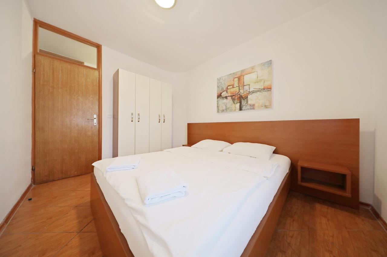 Apartmani Jadran Pag Town Bagian luar foto