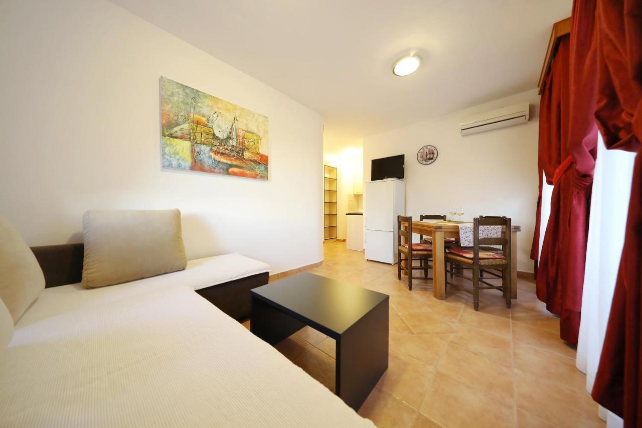 Apartmani Jadran Pag Town Bagian luar foto