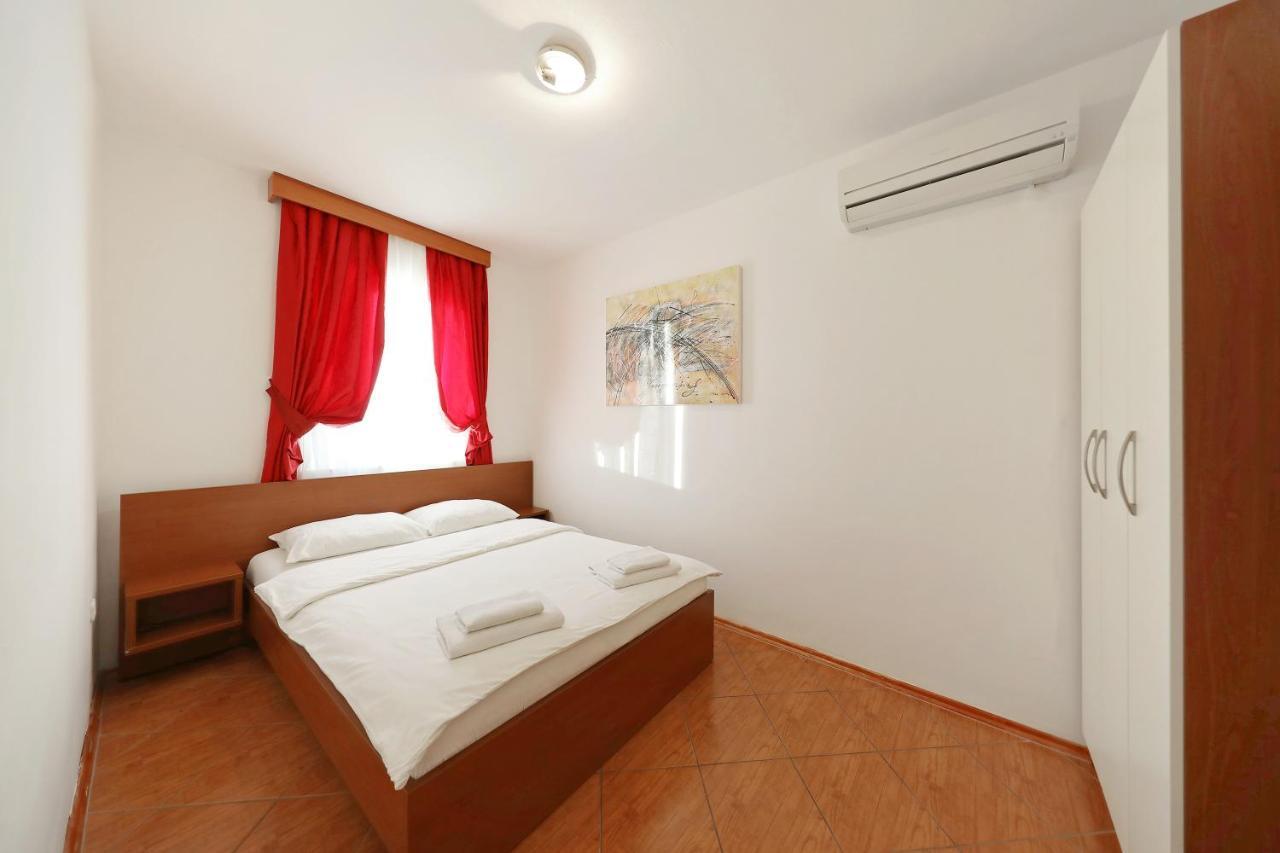Apartmani Jadran Pag Town Bagian luar foto