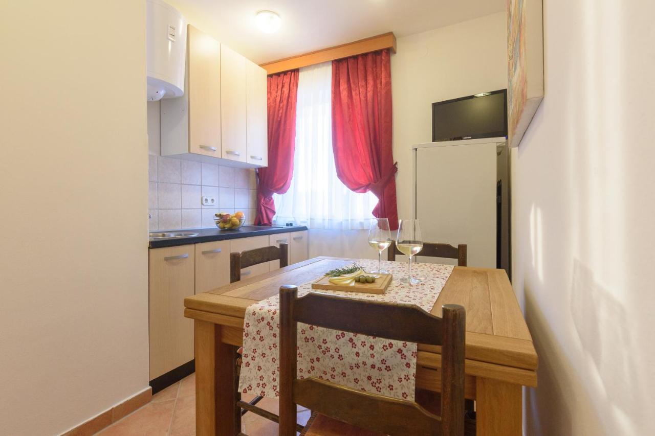 Apartmani Jadran Pag Town Bagian luar foto