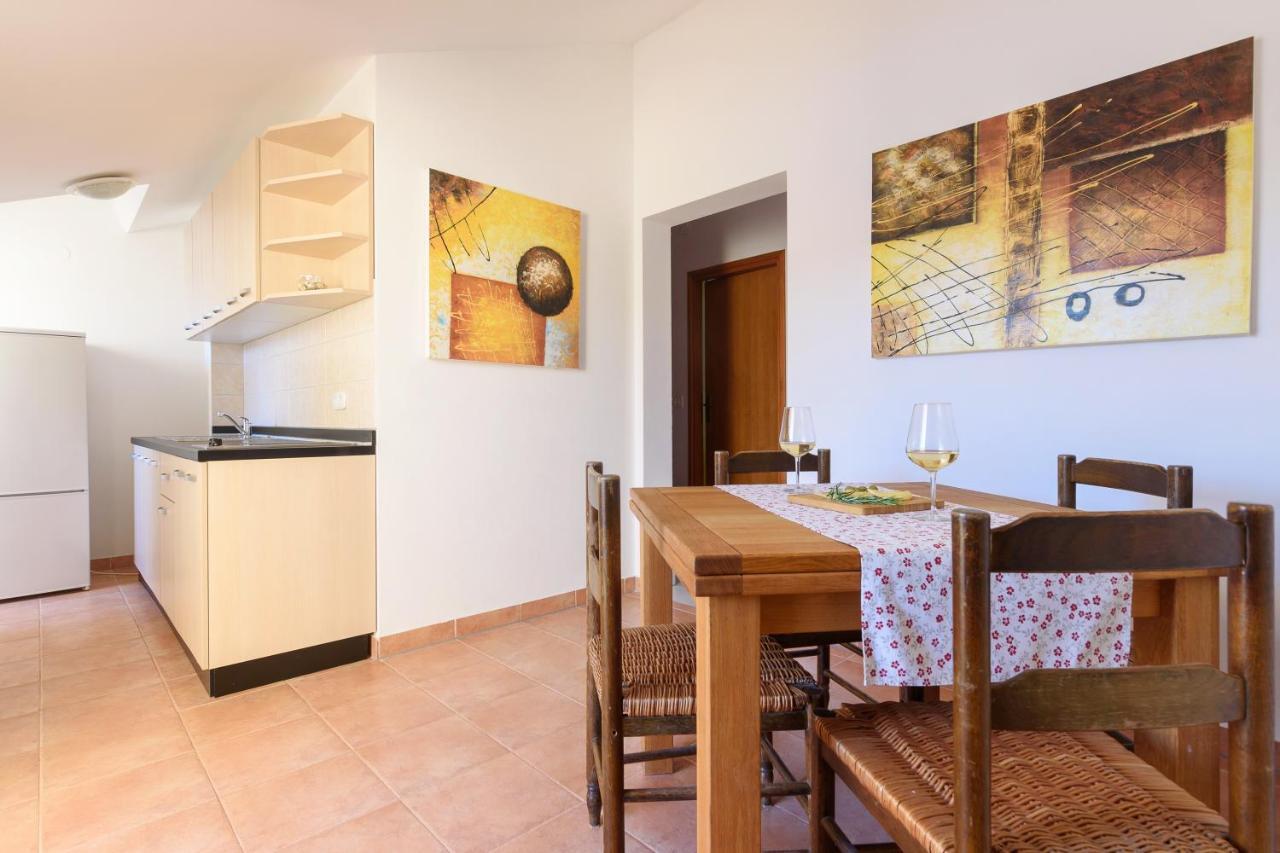 Apartmani Jadran Pag Town Bagian luar foto