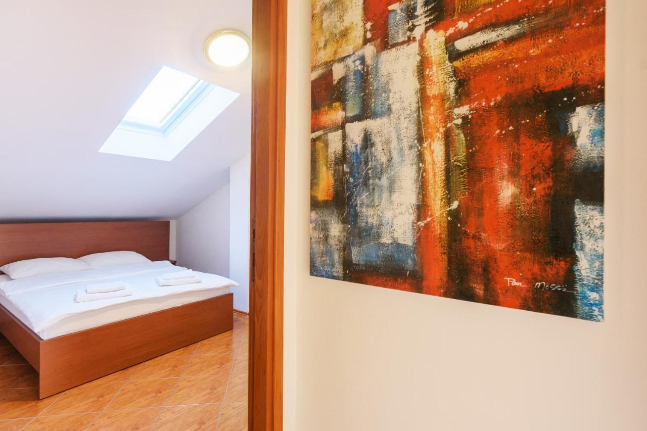 Apartmani Jadran Pag Town Bagian luar foto