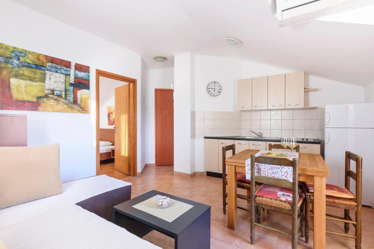 Apartmani Jadran Pag Town Bagian luar foto